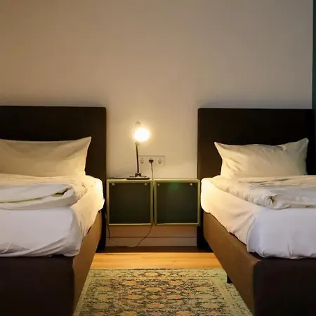 Airport Jaegerhof Hotel 2*