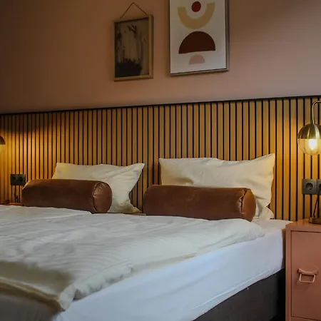 Airport Jaegerhof Hotel 2*