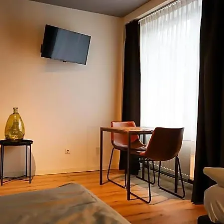 Airport Jaegerhof 2* فيزه