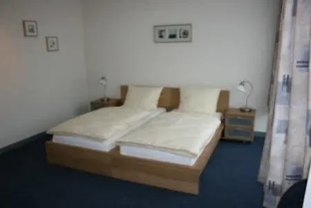 Hotel Airport Jaegerhof 2*