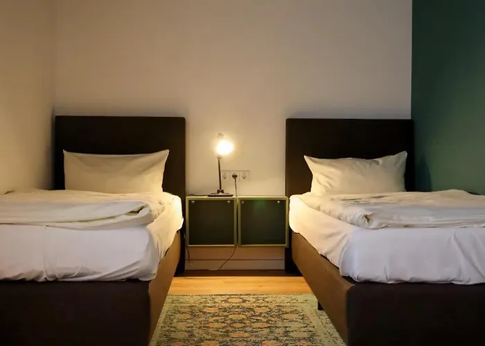 Airport Jaegerhof Hotel 2*