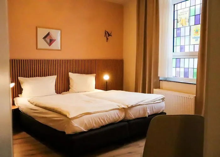 Airport Jägerhof 2*